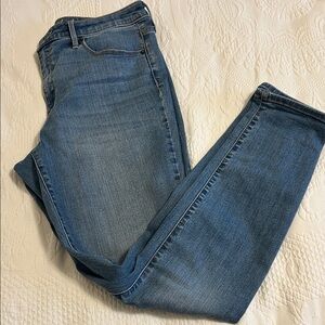 ***Free with any purchase*** Universal Thread Women's High Rise Skinny Jeans